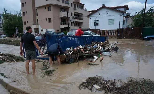Армията се включи в спасителните действия във Варна