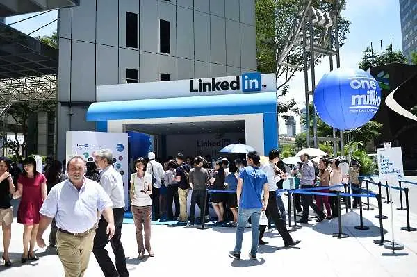 LinkedIn обезщетява служители с общо $6 млн.