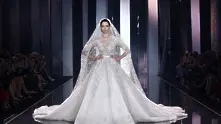 Триумф на сватбената рокля в ревю на Ralph & Russo (видео)