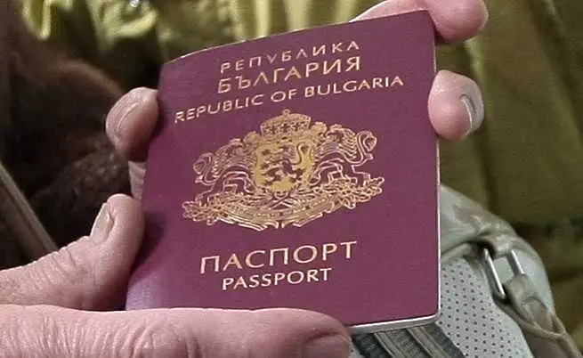 Над 10 000 чужденци са поискали българско гражданство от началото на годината