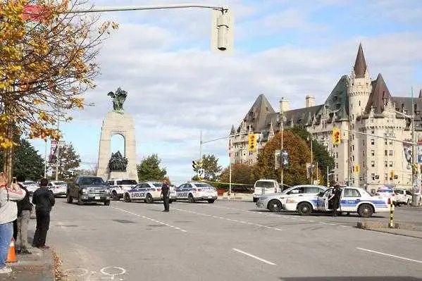 Стрелба в района на канадския парламент, има ранени