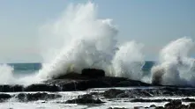Предупреждение за 4-метрови вълни по южното Черноморие 