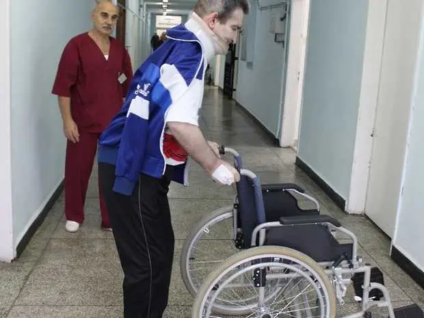 Лекари от Плевен вдигнаха на крака мъж, прикован на легло от 18 месеца