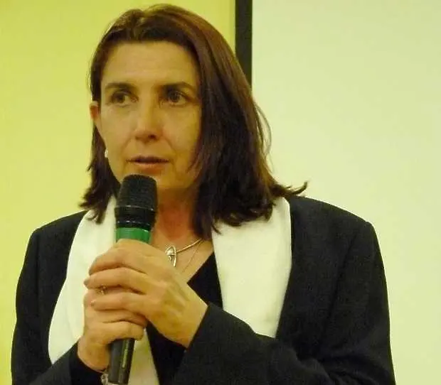 Българка грабна френската награда за поезия „Аполинер“