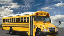 Училищен автобус вдигна 590 км/ч (видео)