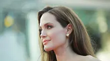Анджелина Джоли катастрофира в Бевърли Хилс