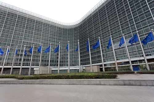Еврокомисията ще продължи да изготвя мониторингови доклади за България