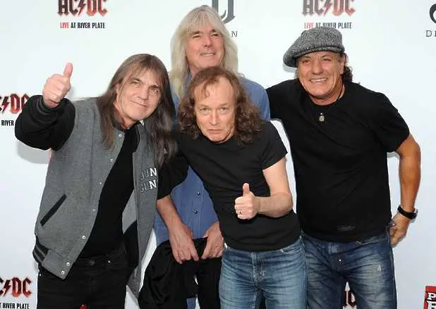 AC/DC тръгват на турне през 2015 и нищо не може да ги спре