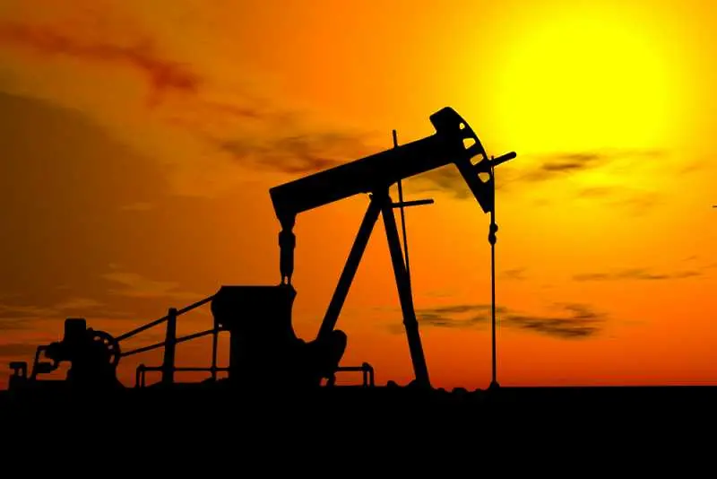 ОПЕК: Няма да намалим производството на петрол