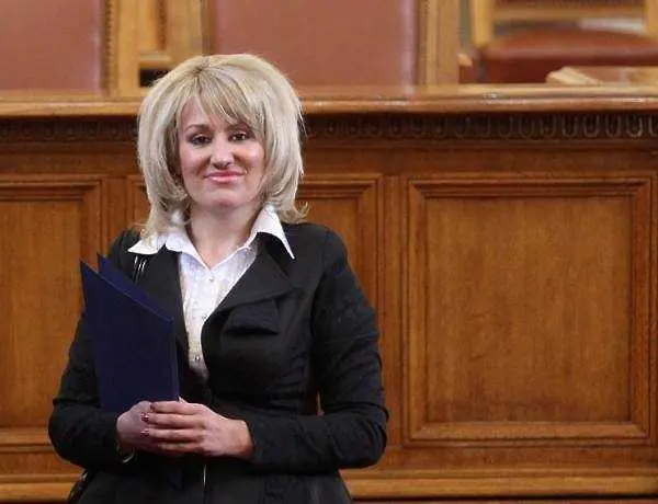 Съседи гонят Анна Баракова от депутатското жилище