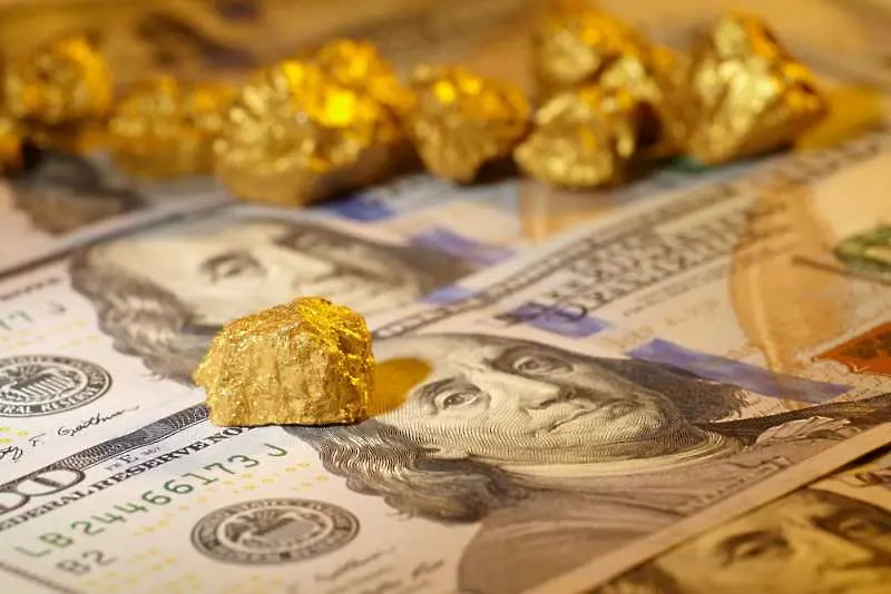 Златото и доларът – най-сигурните инвестиции през 2015 г.