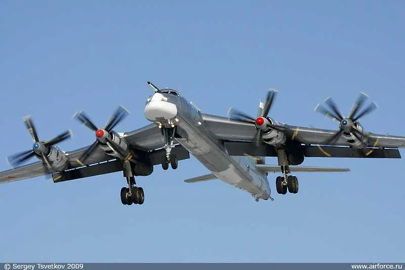 Два руски бомбардировача обтегнаха отношенията на Лондон и Москва