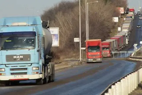 Ограничават движението на камиони за празниците