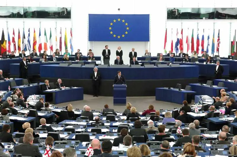 Европарламентът настоява за международно разследване на убийството на Немцов