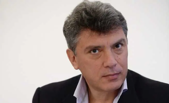 Работи се по няколко хипотези за убийството на Немцов