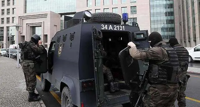 Край на заложническата криза в Истанбул, прокурорът е починал
