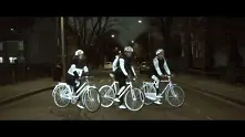 Светещи велосипеди за безопасно колоездене в тъмните часове