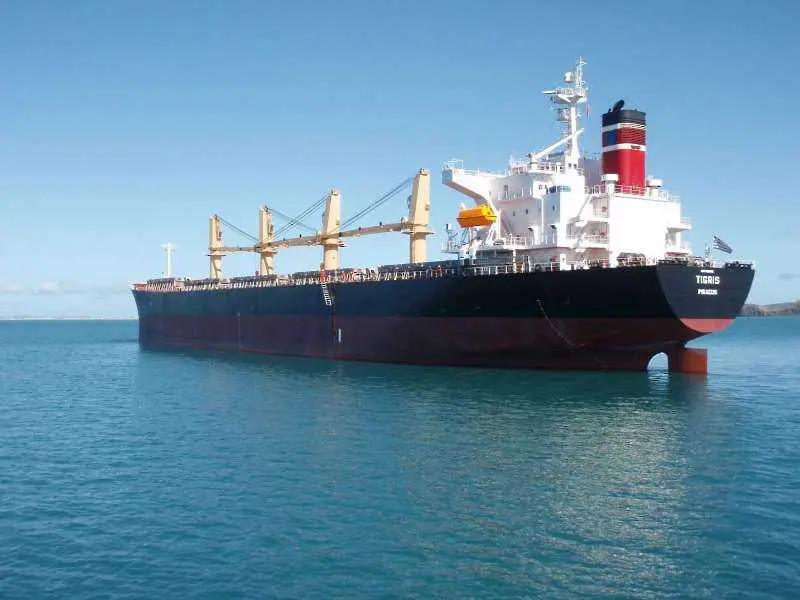 МВнР: Няма информация за българи на задържания кораб в Иран