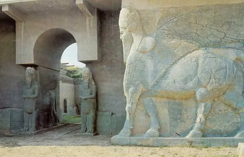 Киберархеолози правят копия на унищожени от Ислямска държава артефакти
