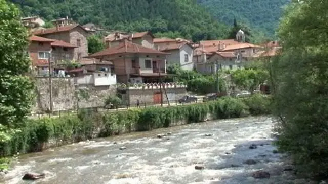 Свлачище заплашва асеновградско село