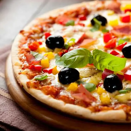 Италианци направиха най-дългата пица в света