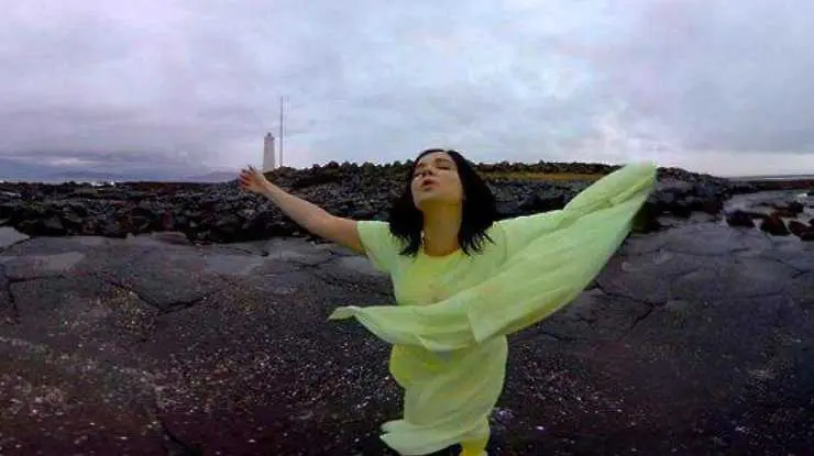 Бьорк буквално  ни пренася в Исландия със своето ново 360-градусово видео