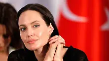 Анджелина Джоли посети бежански лагер в Турция