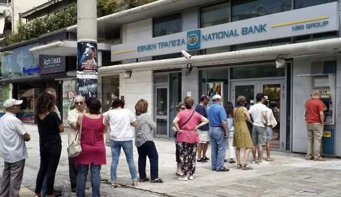  Ройтерс: Гърция може би ще удължи банковата ваканция