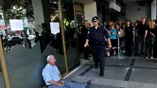 Снимки на гръцки пенсионер предизвикаха съпричастност