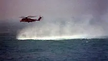 Хеликоптер с трима души падна в морето край Царево