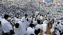 Неописуем ужас: Стотици смазани до смърт по време на поклонение край Мека