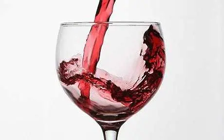 Учени:Чаша червено вино на ден овладява диабета