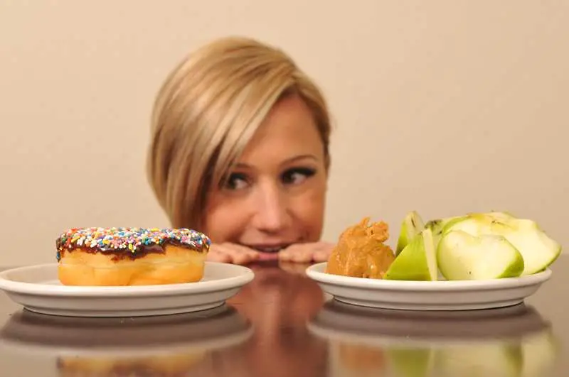 Виц: 12 начина да издържите докрай всяка диета
