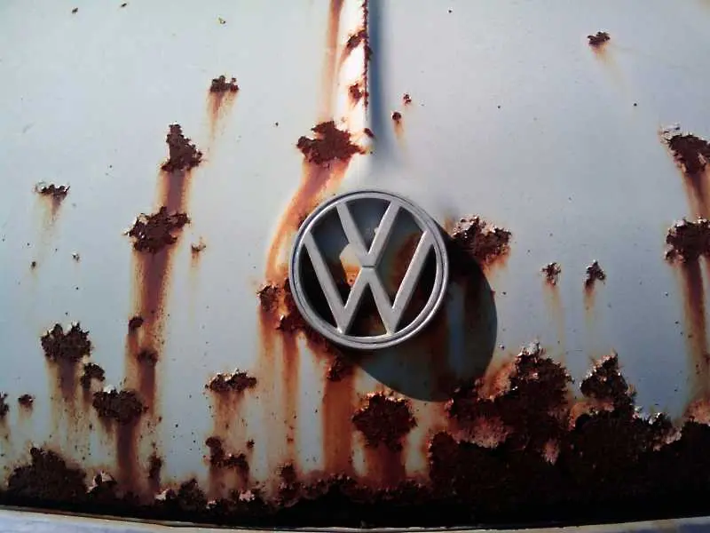 Продажбите на VW в САЩ се сринаха с почти 25%