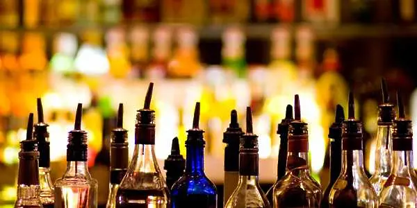 Русия затяга сериозно мерките за продажба на алкохол