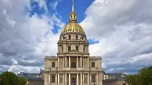 Париж организира национална церемония в памет на убитите на 13 ноември