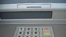 Зареждат ударно с пари банкоматите в страната
