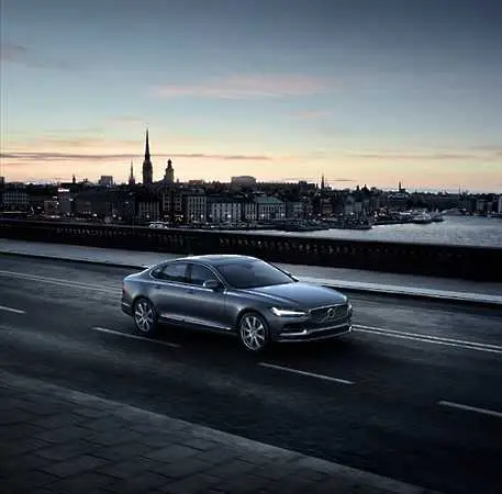 Volvo представи новото S90