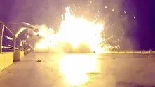 Ракетата Falcon 9 на SpaceX се взриви при кацане (видео)