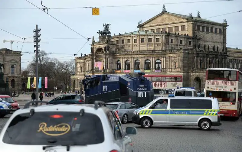 Хиляди протестираха в Дрезден срещу имигрантите мюсюлмани