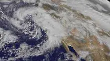 Силна буря остави без ток 70 000 души в Калифорния 