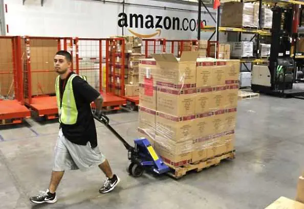 Amazon открива 2500 работни места в Обединеното кралство