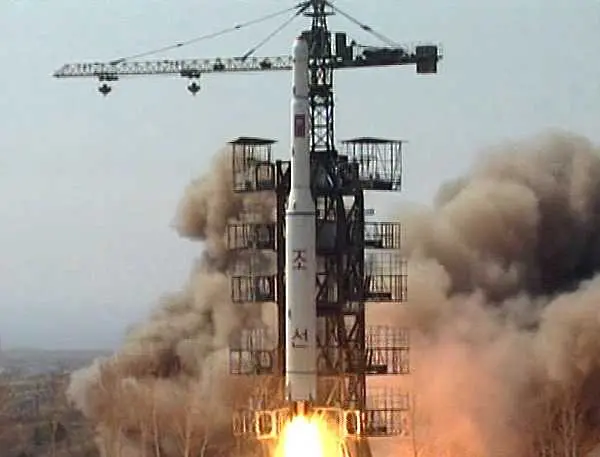 КНДР изстреля ракета с далечен обсег