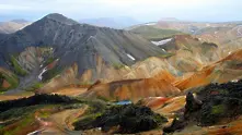 Планини с цветовете на дъгата