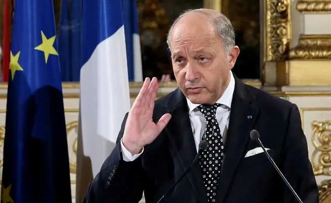 Външният министър на Франция подава оставка