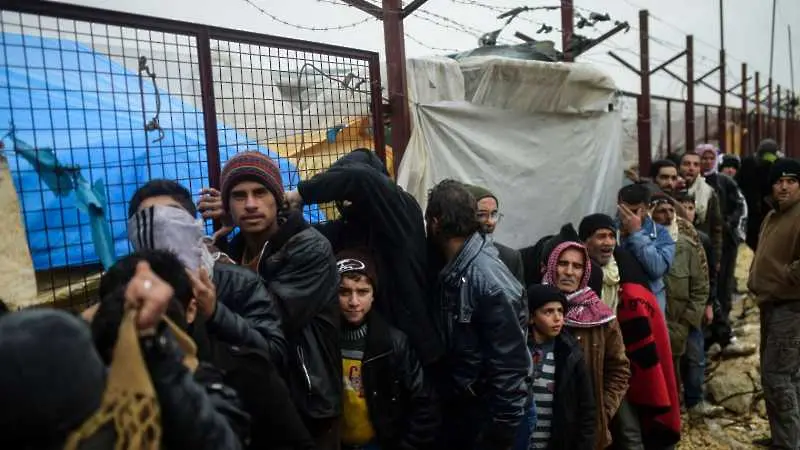 ЕС насрочи специална среща с Турция за кризата с мигрантите