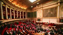 Френският парламент удължи извънредното положение до 26 май