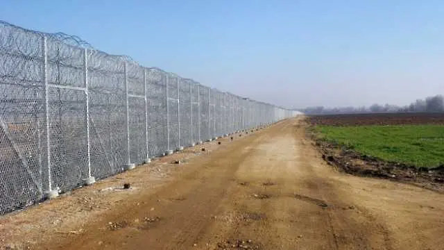 Сърбия затвори границата си с Македония