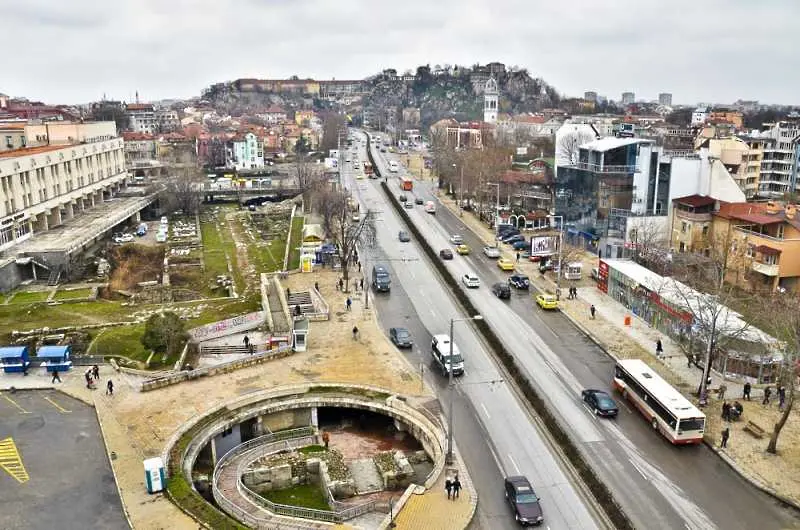 Два автобуса се сблъскаха в Пловдив, има пострадали