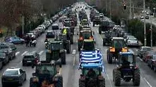 Фермерите затягат блокадите в Гърция и по границите й 